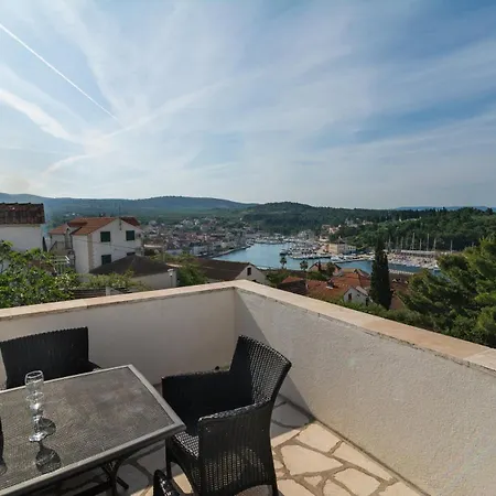 Sea-views Brazza With Private Pool *