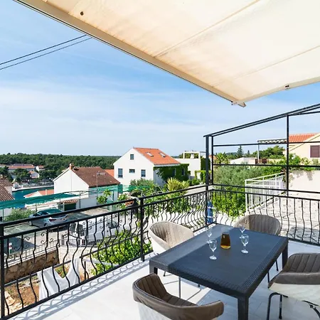Sea-views Brazza With Private Pool