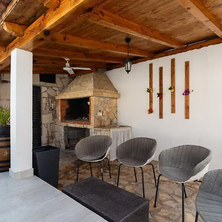 Sea-views Brazza With Private Pool Milna